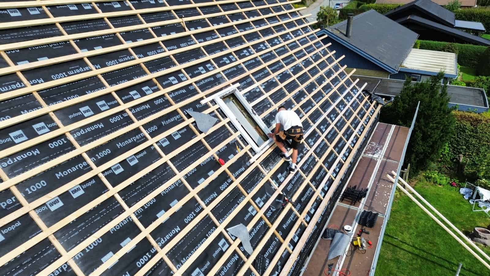 Velux vindue monteret i tag af Tømrerfirmaet Lund